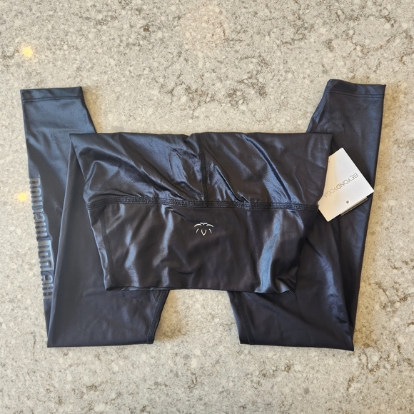 BEYOND YOGA GLOSS LEGGINGS - Picture 10 of 13
